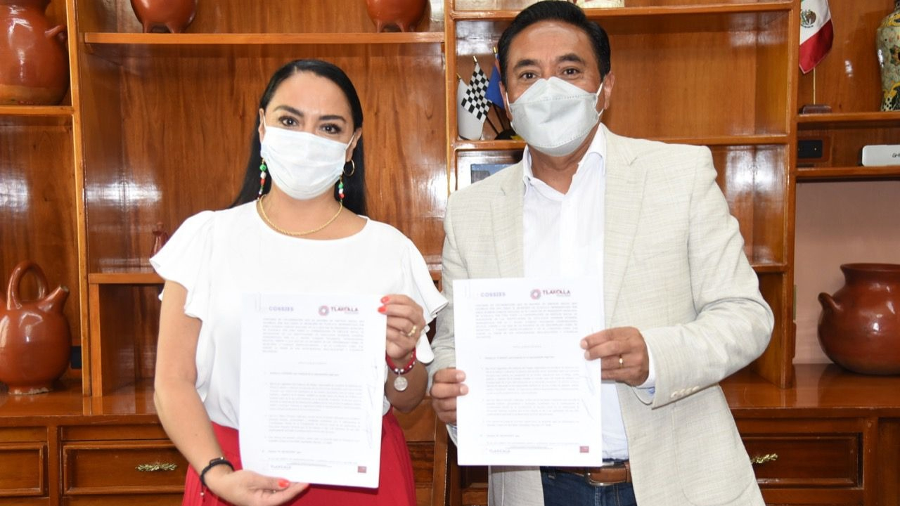 Firman Ayuntamiento de Tlaxcala y COSSIES convenio de colaboración para que estudiantes cumplan con su servicio social