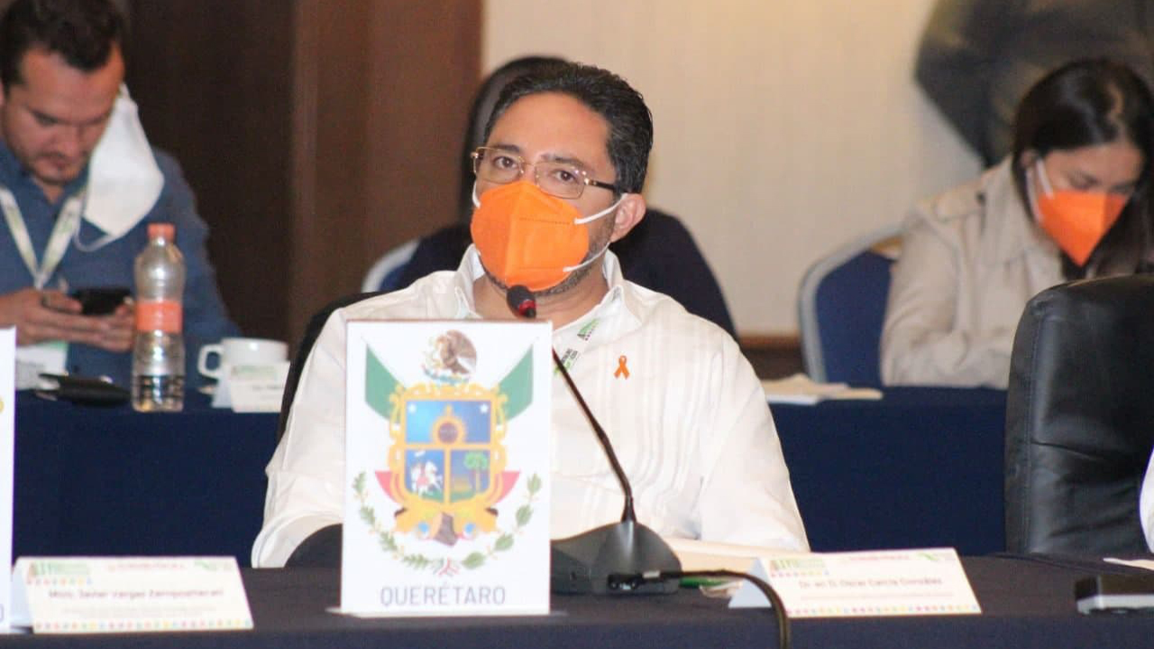 Asiste titular de SECON a Reunión Nacional de Contralores