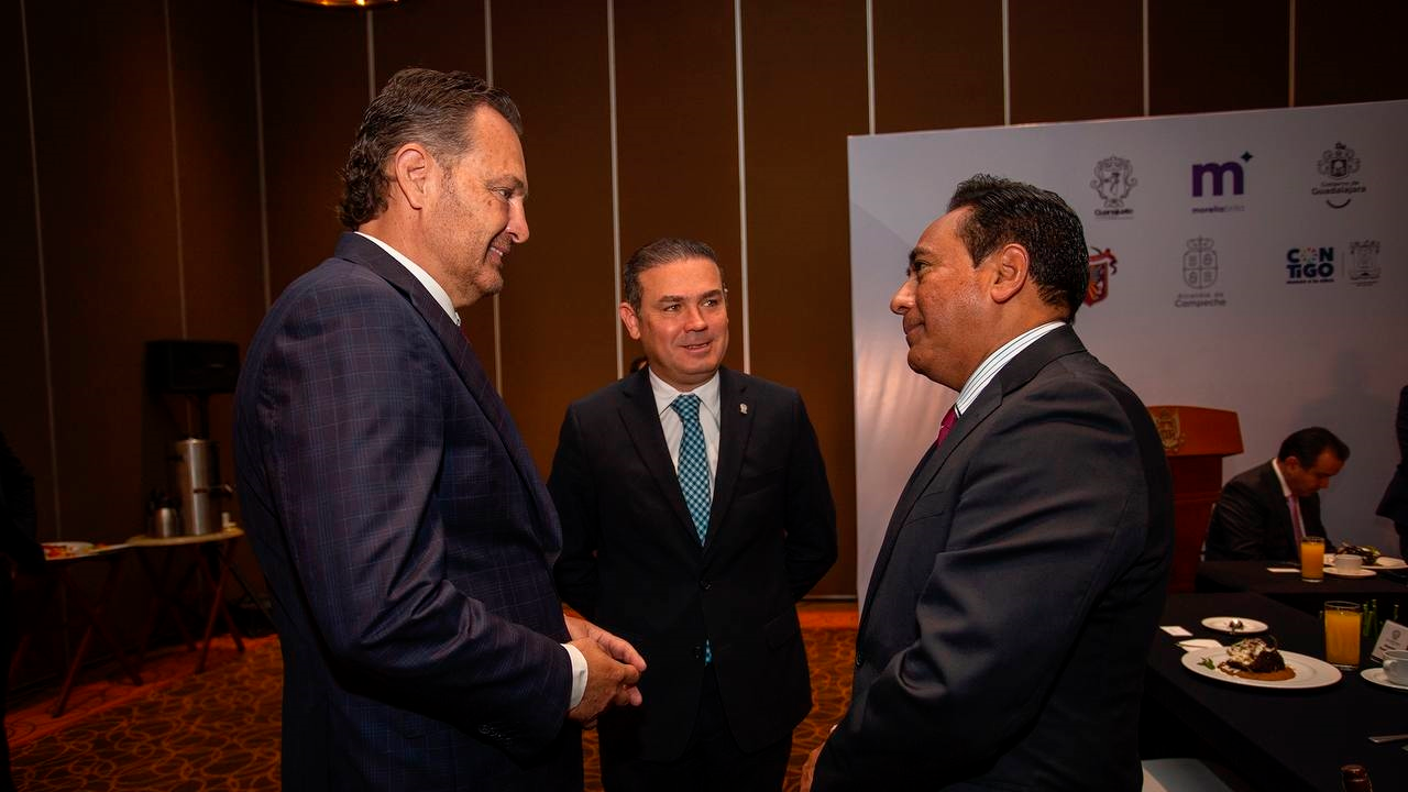 Gobernador de Querétaro se reúne con integrantes de la ACCM