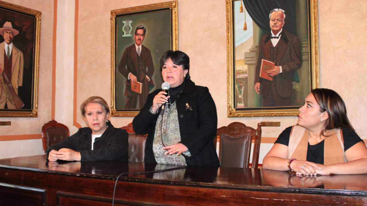 Cumple Maribel Pérez Arenas compromiso con locatarios del mercado Emilio Sánchez Piedras