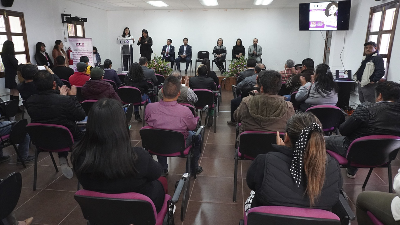 Presenta ite resultados de consulta a comunidades que eligen autoridad por usos y costumbres