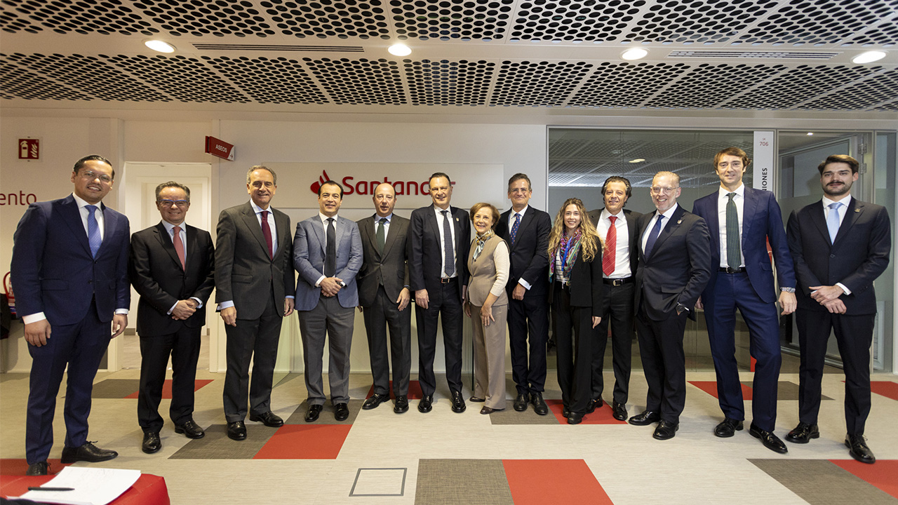 Fortalecen lazos Querétaro y Banco Santander