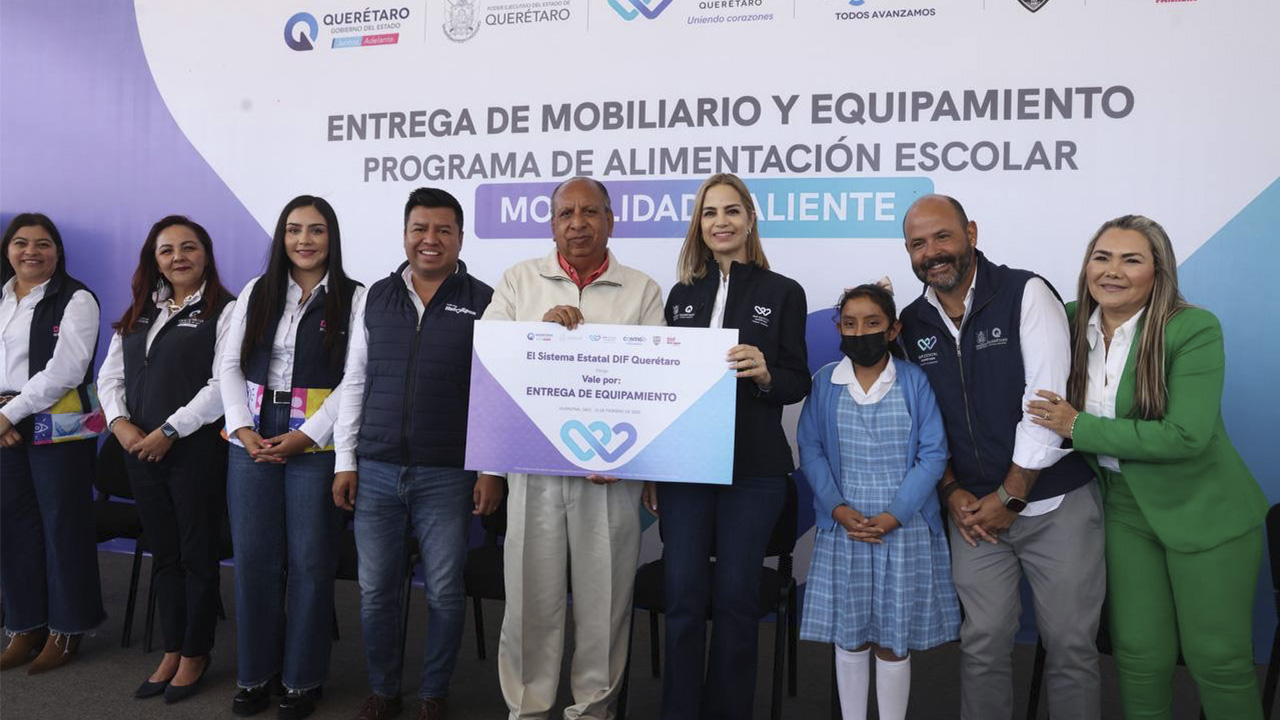 Entrega Car Herrera equipamiento para aulas cocina escolares