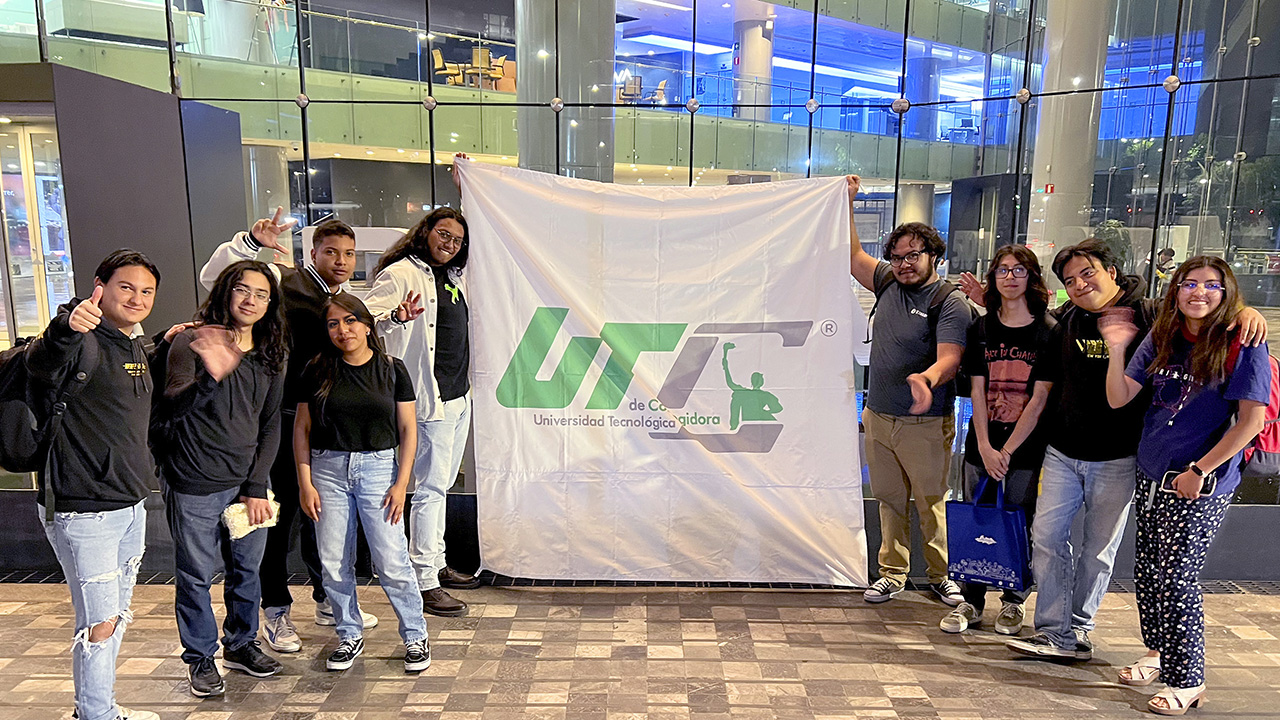 Estudiantes UTC obtienen segundo lugar en el Mobility Hackaton 2025 en la CDMX