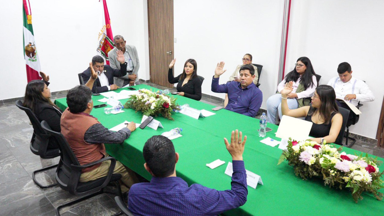 Aprueba Comisión desincorporación y donación de predios para proyecto nacional de vivienda