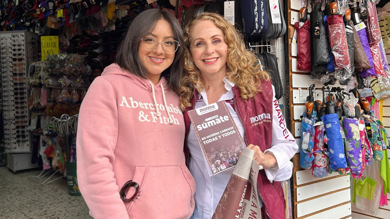 Marcela González recorre las calles de Chiautempan y reafirma su cercanía con el pueblo