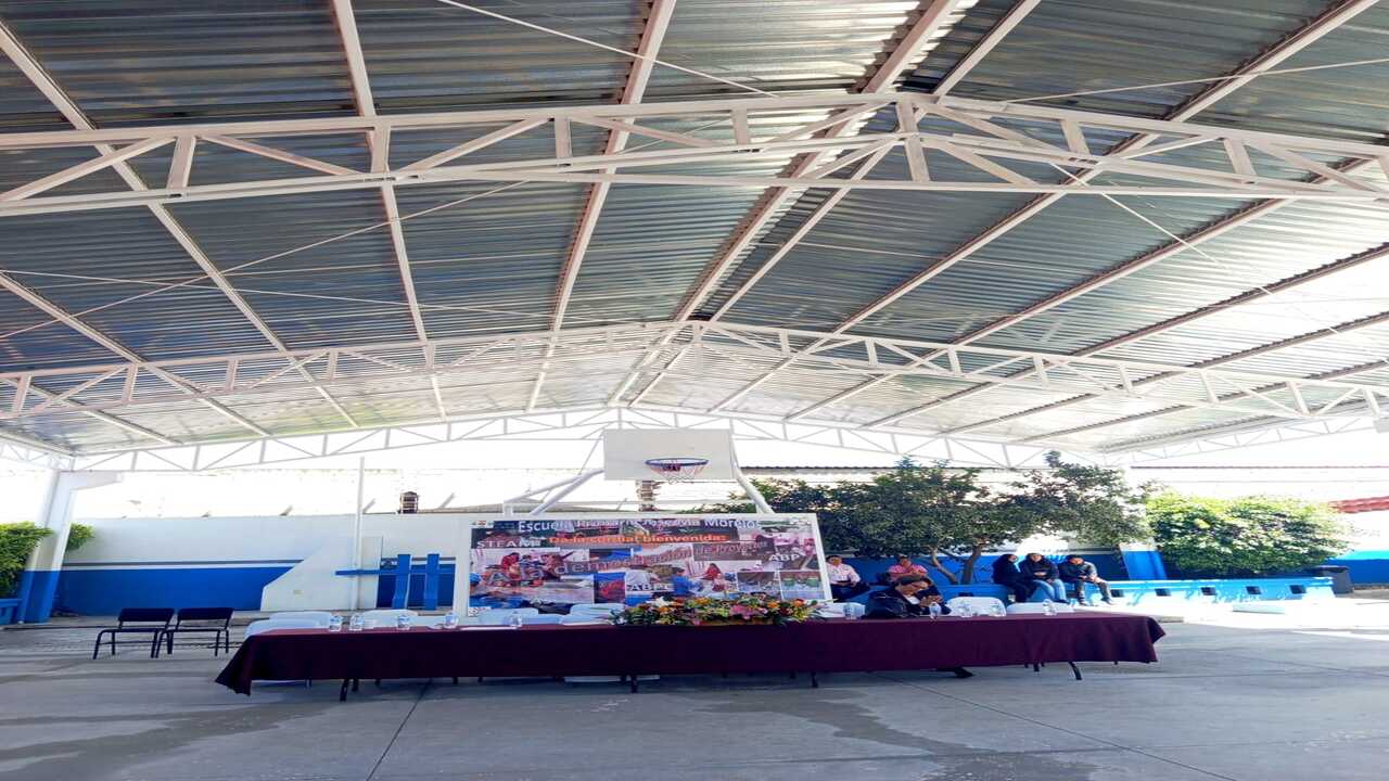 Construcción de techumbres escolares en Chiautempan, importante para el desarrollo de estudiantes: Blanca Angulo