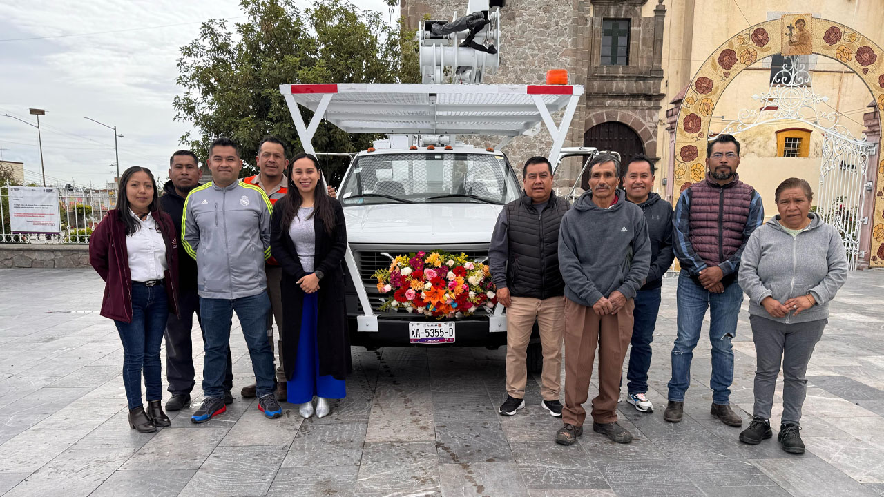 Ixtenco ya cuenta con su propia canastilla hidráulica para mantenimiento urbano
