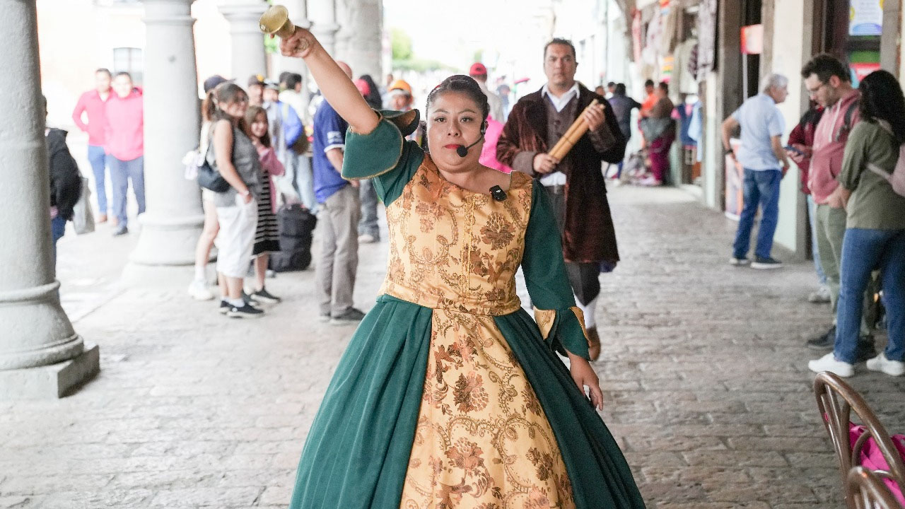 Con campana en mano “La pregonera del rey” sigue dando voz a la historia de Tlaxcala