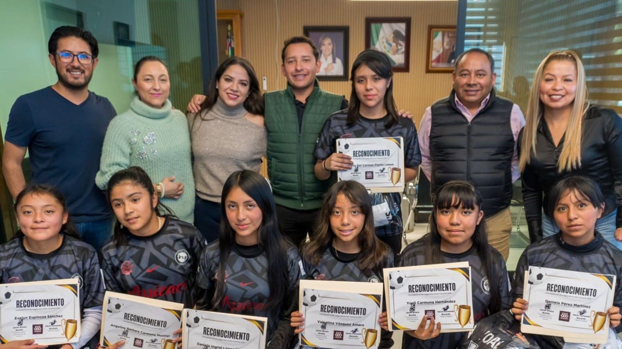 Javier Rivera impulsa con orgullo al primer equipo femenil juvenil apizaquense rumbo a los juegos nacionales populares 2025