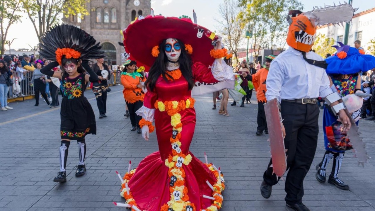 Apizaco se llena de color, creatividad y alegría con el Desfile de Terror 2025