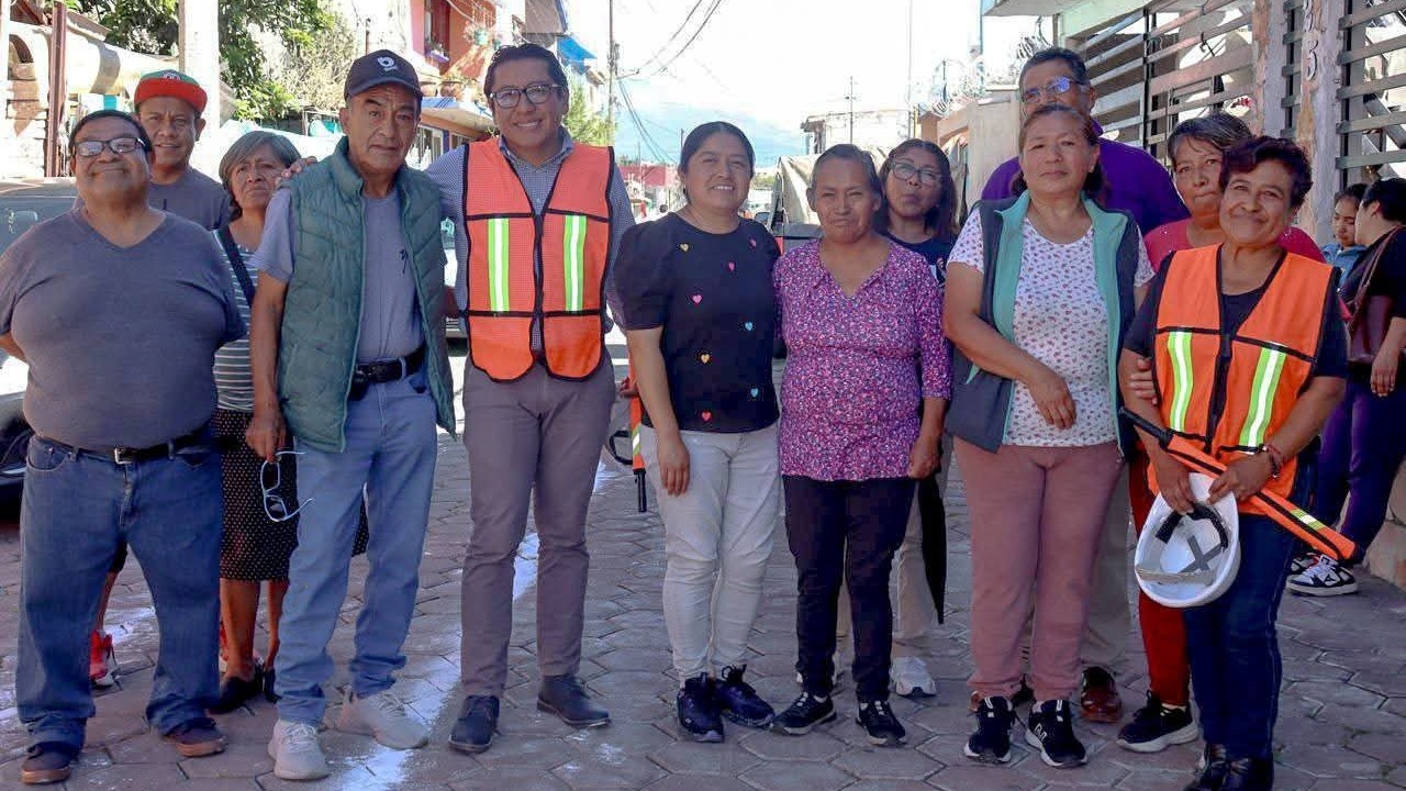 Benjamín Atonal arranca una obra más en Acxotla del Río