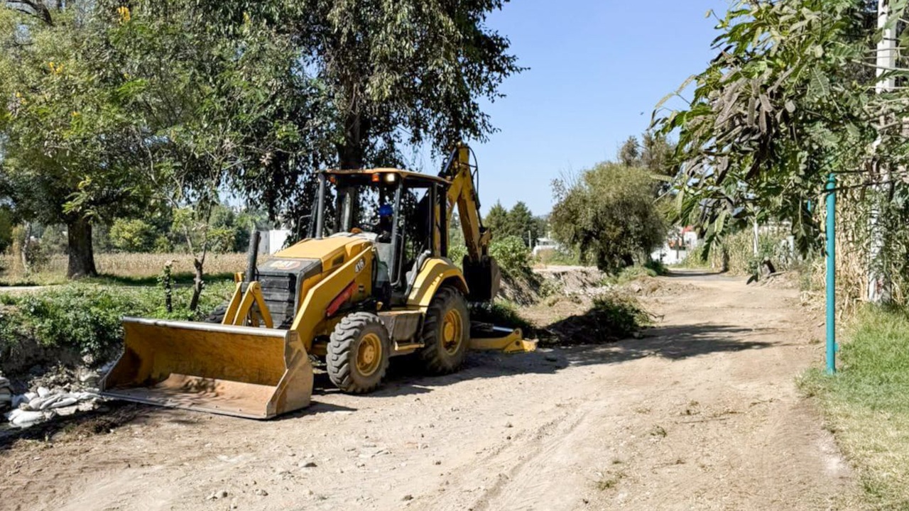 Ayuntamiento de Tlaxcala mejora vías de comunicación en Ixtulco y zona del río Zahuapan