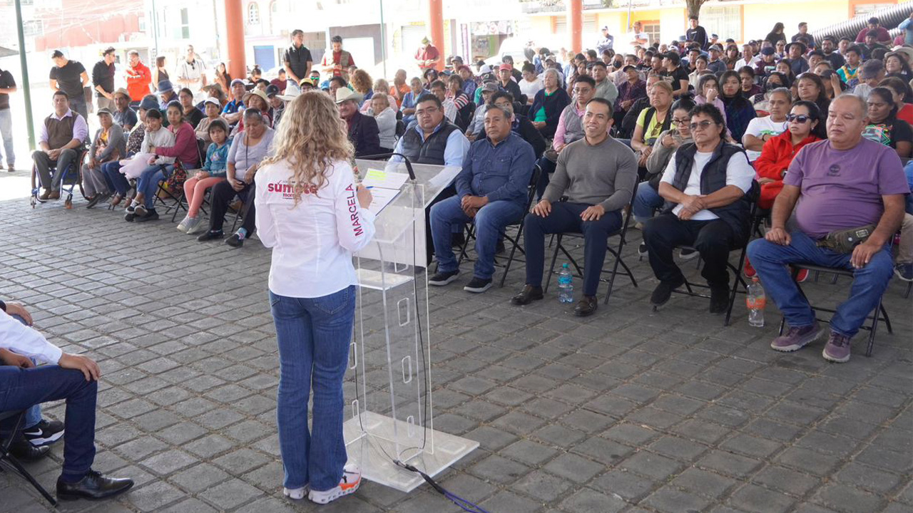 Marcela González mueve a Tepeyanco en asamblea abierta