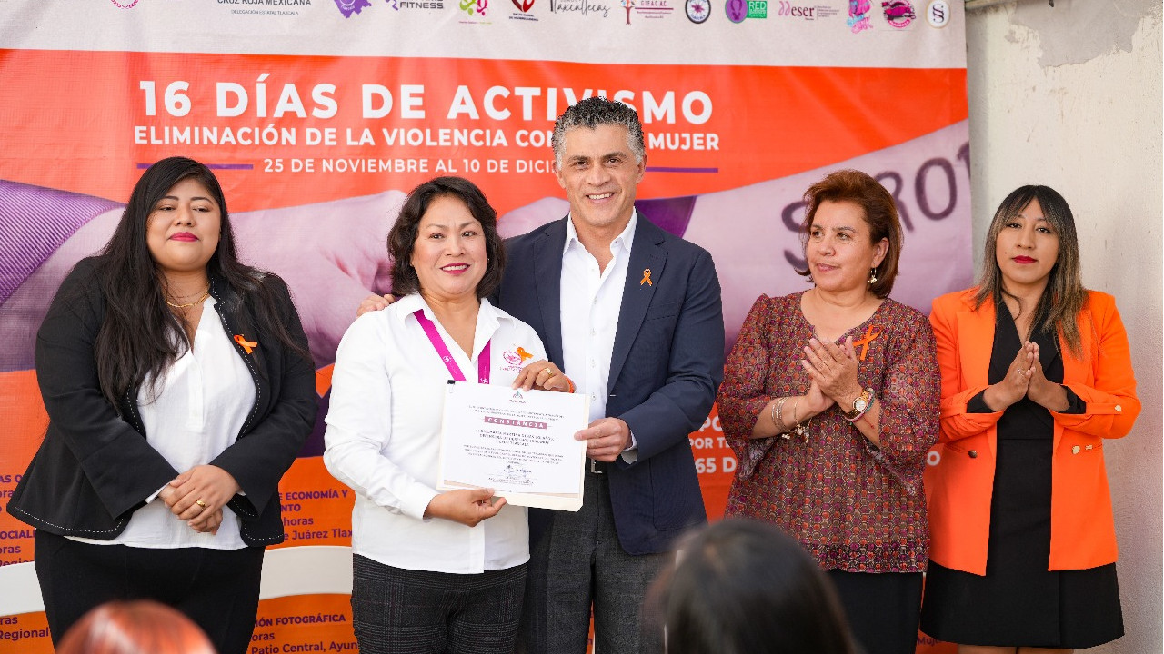 Alcalde Alfonso Sánchez García formaliza el inicio de los 16 días de activismo contra la violencia hacia la mujer