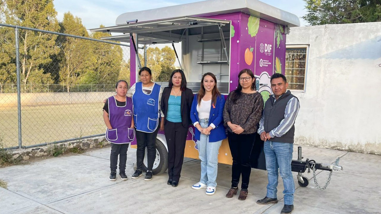 Ayuntamiento de Tlaxcala y SEDIF entregan cocinas móviles a cinco escuelas para mejorar la alimentación infantil