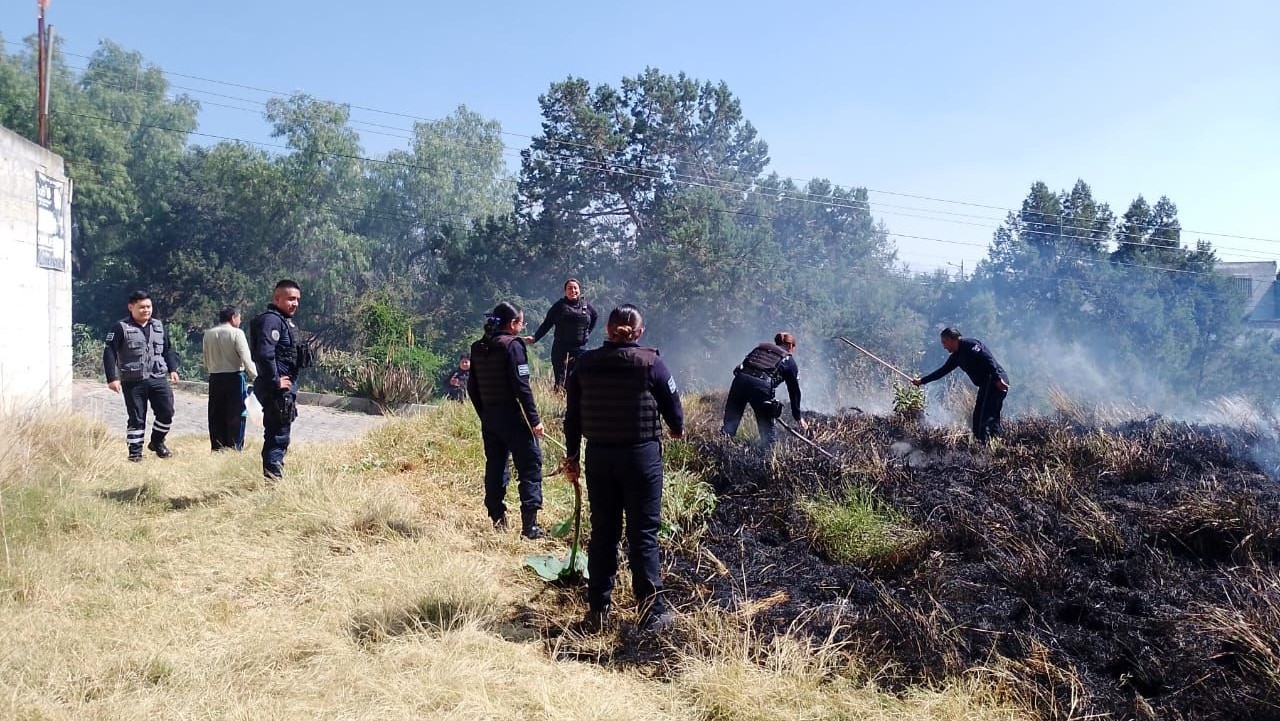 Respuesta efectiva de Seguridad Pública Municipal y Protección Civil logra sofocar incendio de pastizal en el municipio.