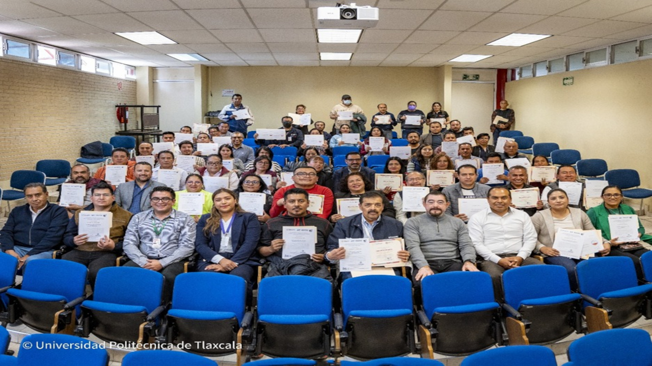 UPTLAX reconoce a docentes con entrega de constancias por diseño curricular y certificación en SolidWorks