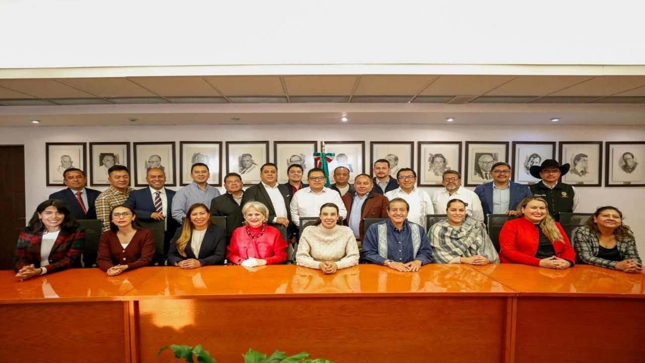 Josefina Rodríguez Zamora se reúne con alcaldes y alcaldesas de Tlaxcala para impulsar al turismo en el estado rumbo al 2026