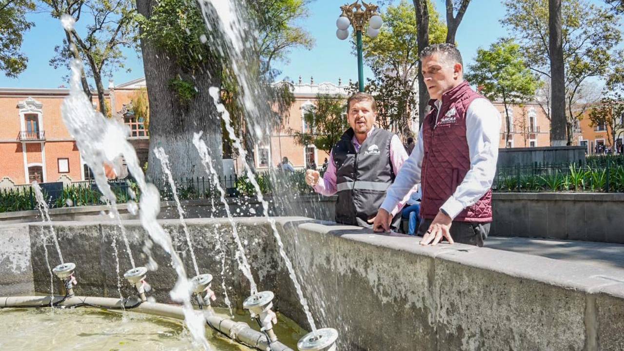 Alcalde Alfonso Sánchez García verifica que las fuentes del Centro Histórico funcionen correctamente tras mantenimiento