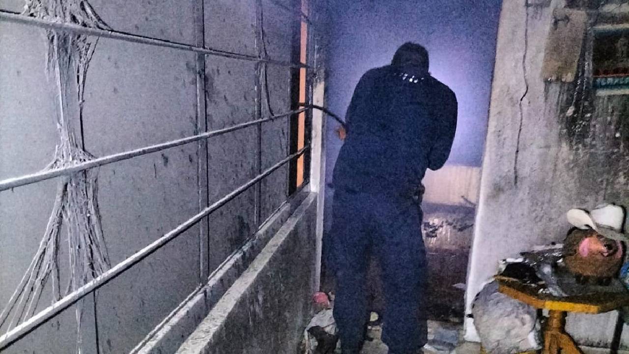 Policía Municipal de Tlaxcala mitiga incendio en vivienda de San Gabriel Cuauhtla y salvaguarda integridad de las personas