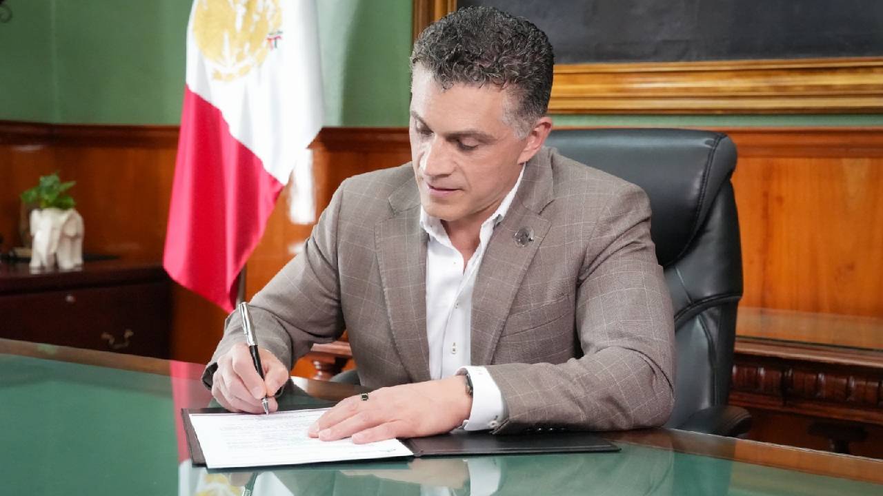 Alfonso Sánchez García formaliza adhesión de Tlaxcala a los 20 municipios con más alto índice de desarrollo humano del país