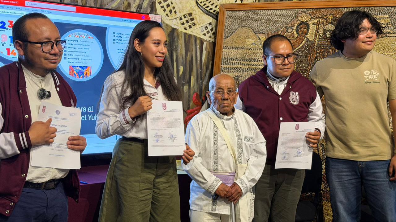 Presentan en Ixtenco la plataforma digital “ẓetzǫ̂hǫ̂” para el aprendizaje de la lengua Yumhu