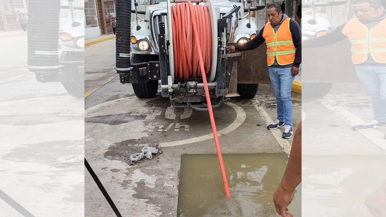 Atiende ayuntamiento de Tlaxcala red de drenaje en la C. Francisco Madero I. de Acuitlapilco