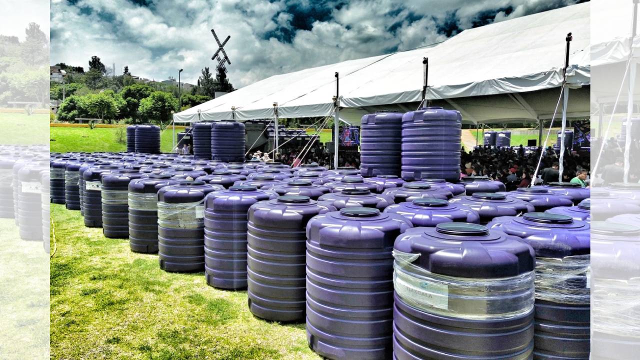 200 Familias de Tlaxcala capital fortalecen el abasto de agua con tinacos gracias a gestión de Alfonso Sánchez García: Presidente de Tlaxcala