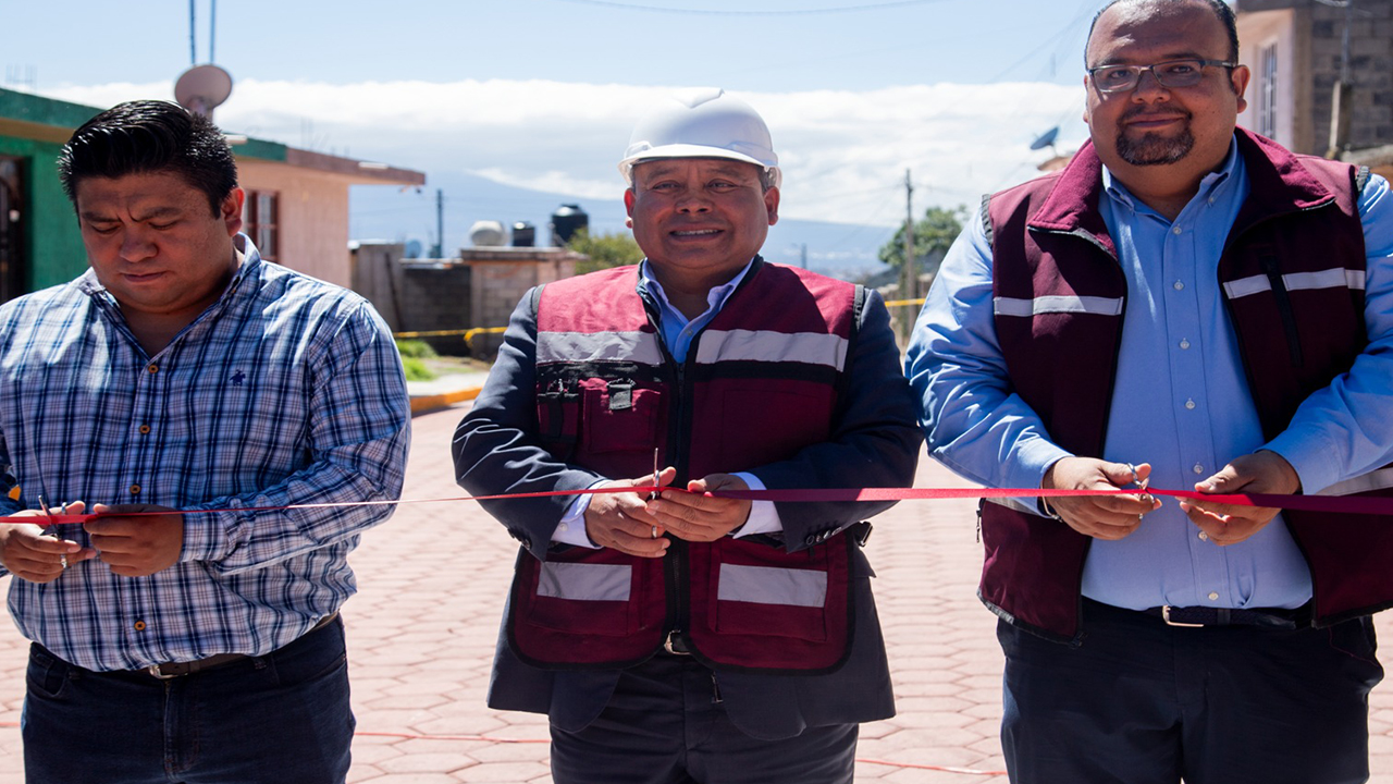 Entrega Gobierno Municipal de Apizaco dos obras de pavimentación en la calle Ejido de la comunidad José María Morelos