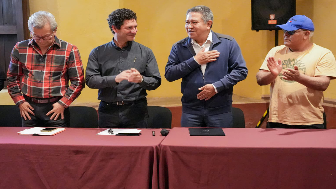 Asiste Carlos López Suárez a la inauguración de la exposición itinerante “Cultura sonidera” en el Museo Regional de Tlaxcala
